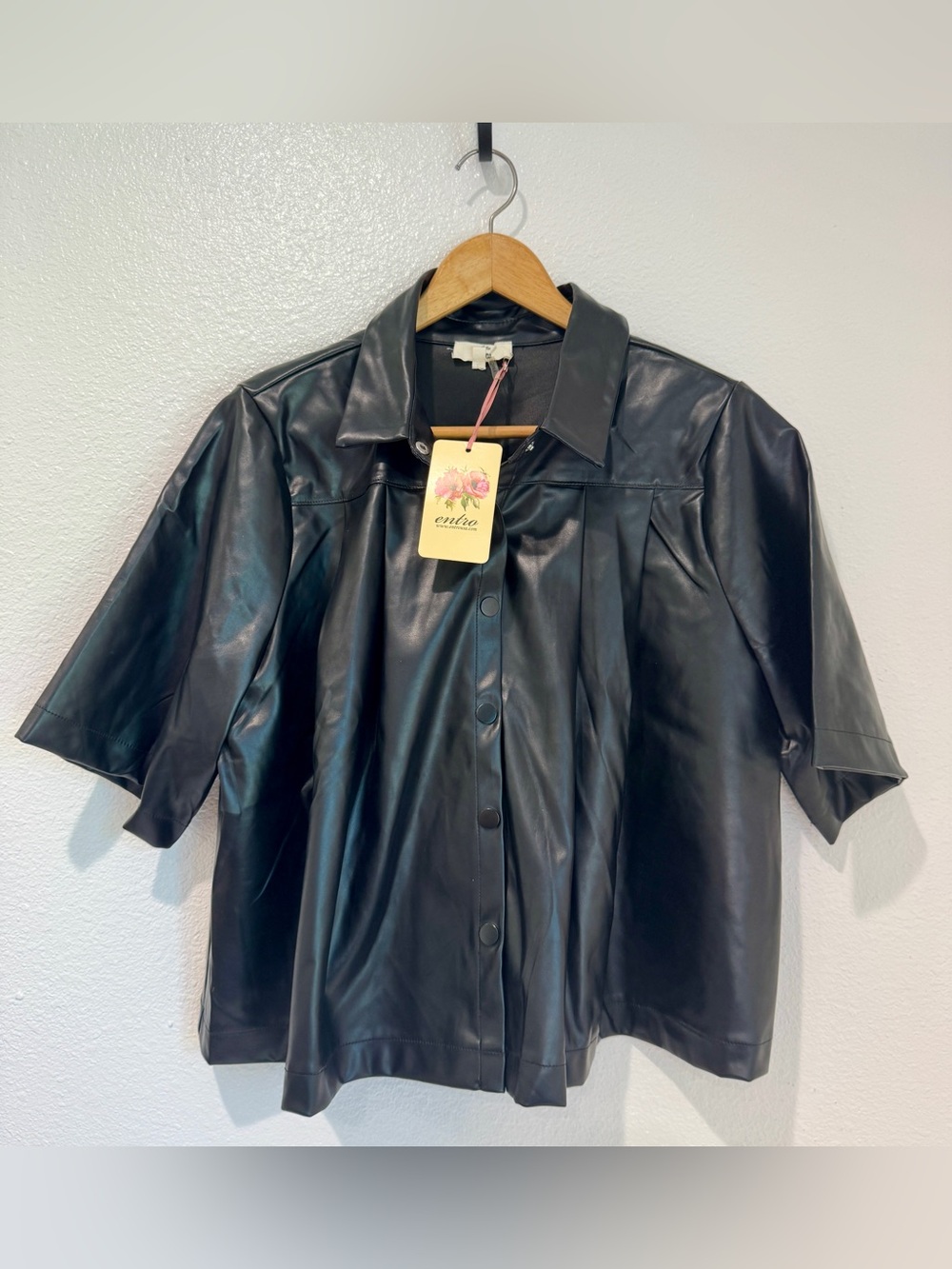 NWT Entro Black Faux Leather Short Sleeve Snap Front Shirt Jacket Shacket Top M